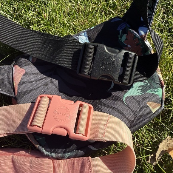 Herschel Seventeen Hip Packs Fanny Bags Pink & Floral Adjustable Belt Lot of 2 - Picture 8 of 8